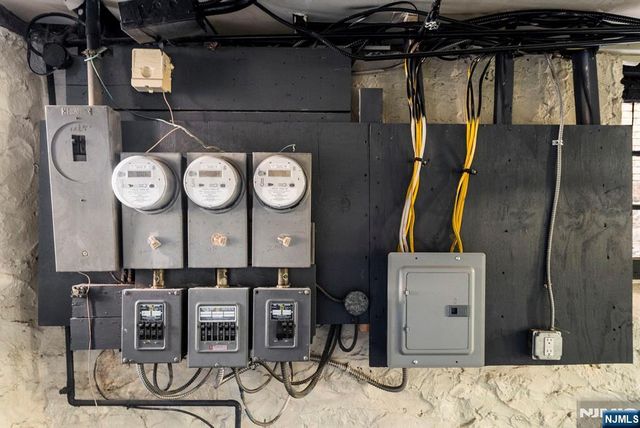 63 Highwood Terrace, Weehawken, NJ 07086