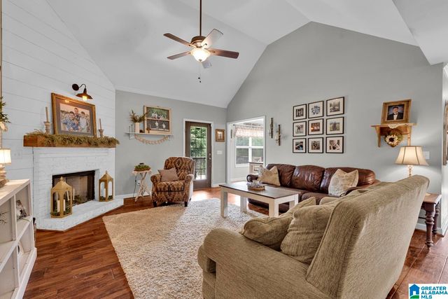 1053 ARMSTRONG LOOP, Hayden, AL 35079