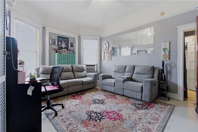 2208 Toberman Street, Los Angeles, CA 90007