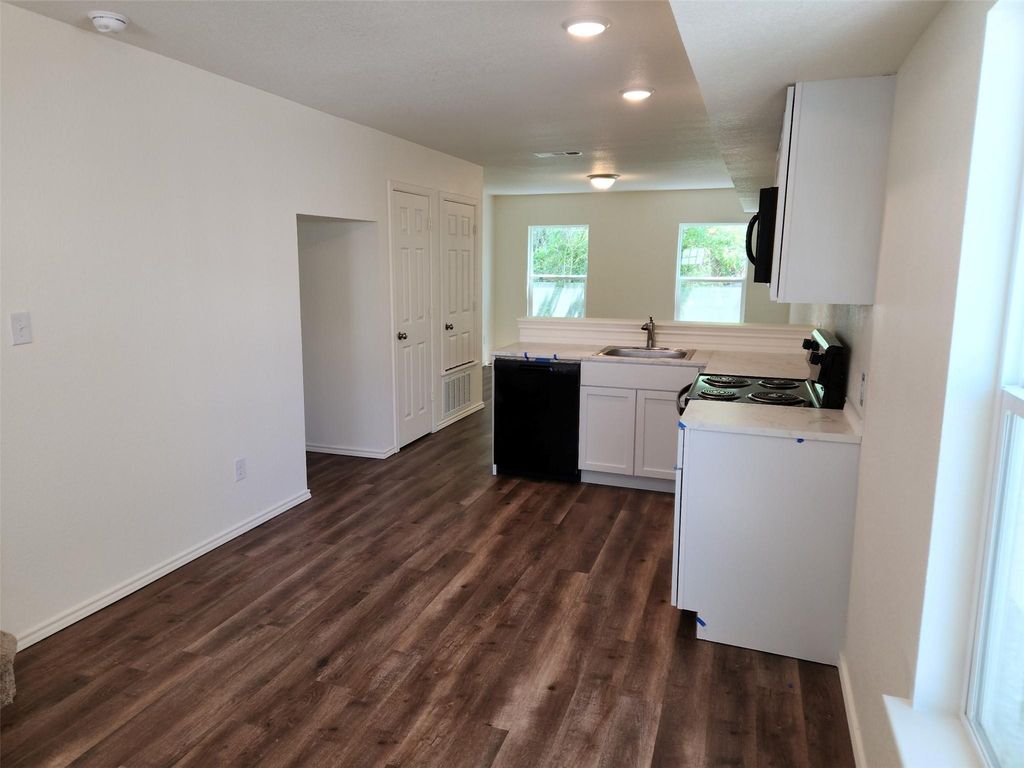 350 Debus Dr DR 204A, Taylor, TX 76574