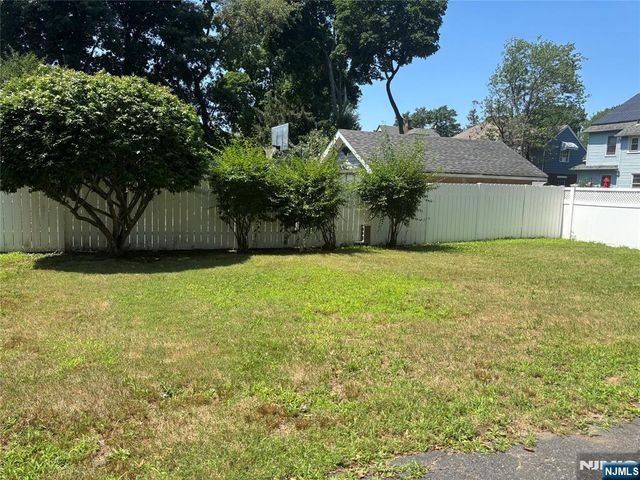 137 Morse Place, Englewood, NJ 07631
