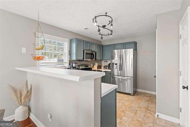 1061 Daventry Crossing, Woodstock, GA 30188