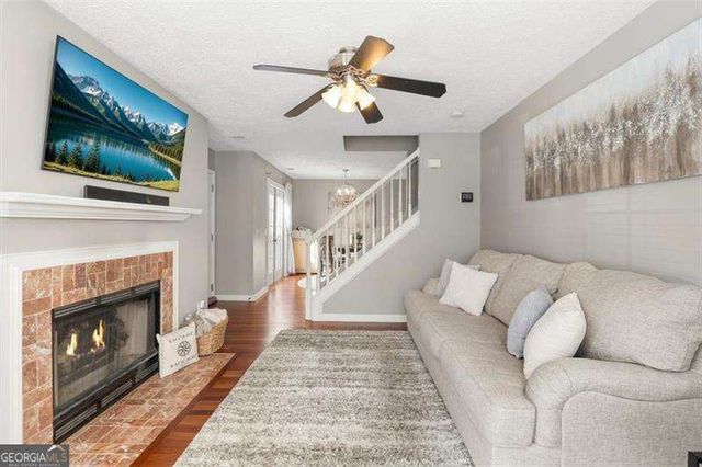1061 Daventry Crossing, Woodstock, GA 30188