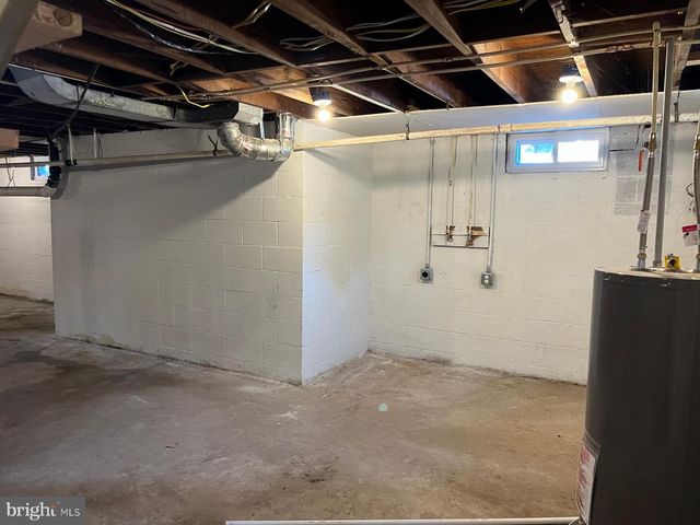 1058 S POTOMAC ST, Hagerstown, MD 21740