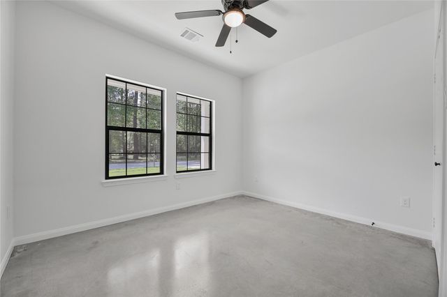 707 Magnolia Point Drive, Houston, TX 77336
