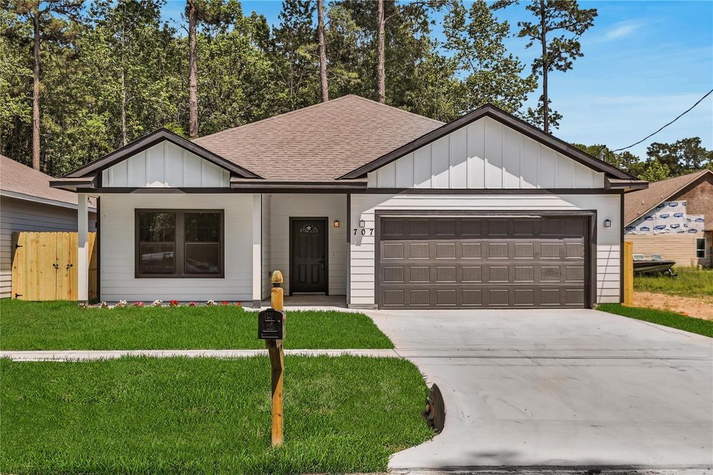 707 Magnolia Point Drive, Houston, TX 77336