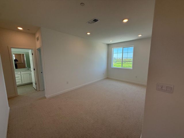 10355 Cadette Way, Elk Grove, CA 95757