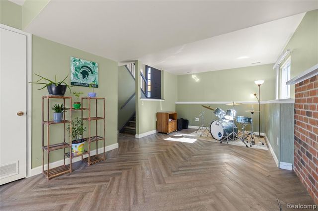 1152 Heritage Drive, Canton, MI 48188