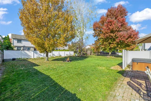 1152 Heritage Drive, Canton, MI 48188