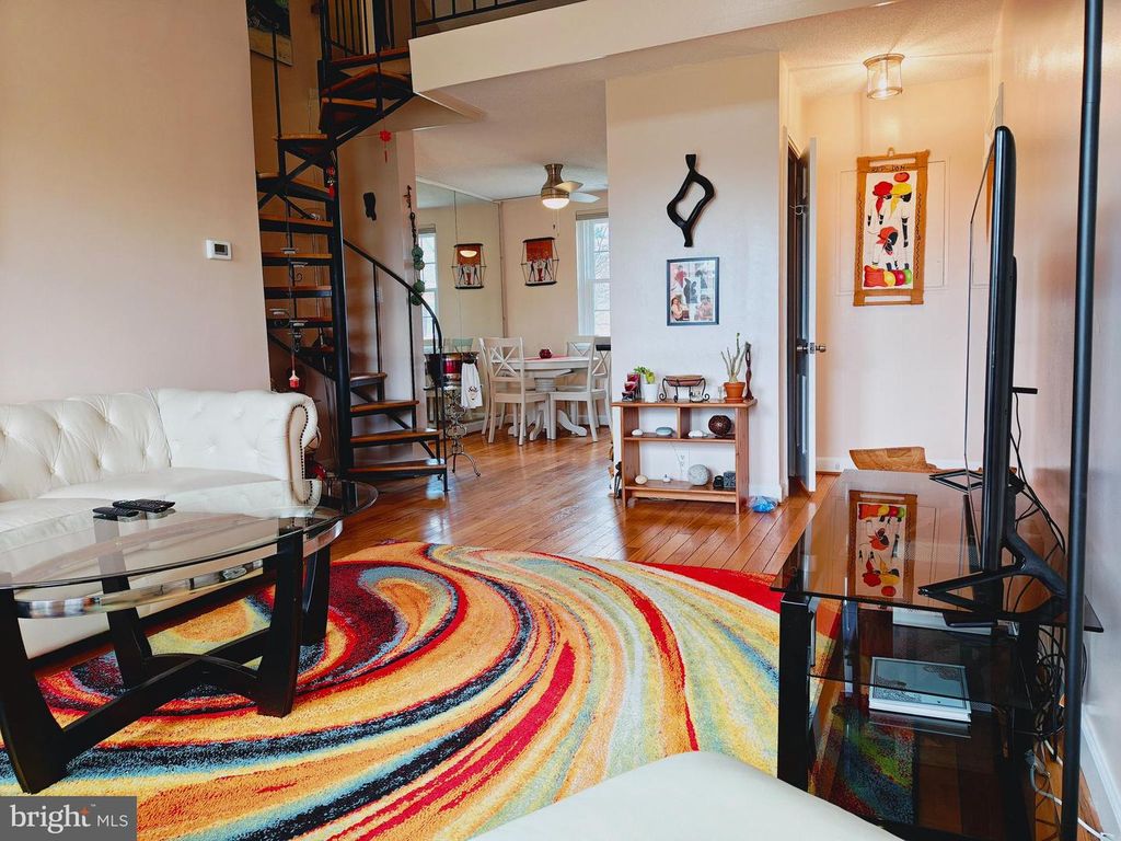 3432 S WAKEFIELD ST #B1, Arlington, VA 22206