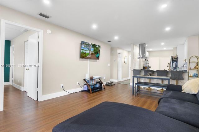 796 Banks Rd 796, Coconut Creek, FL 33063