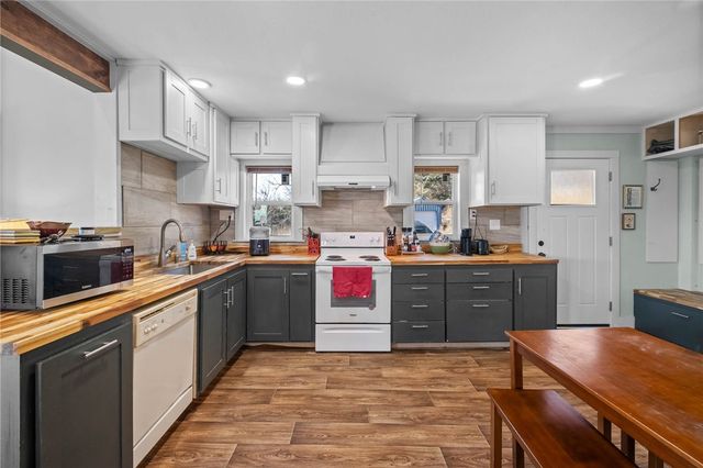 101 Broadview Road, Sulphur Springs, AR 72768