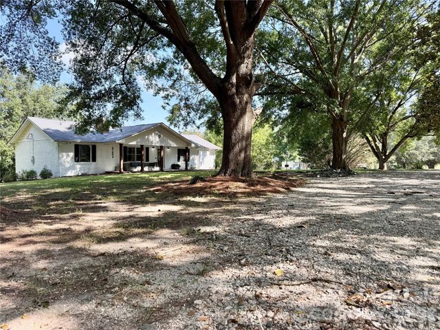 715 Grandview Road, Clover, SC 29710