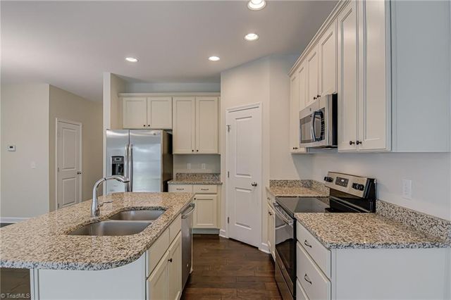 139 Penry Lane, Clemmons, NC 27012