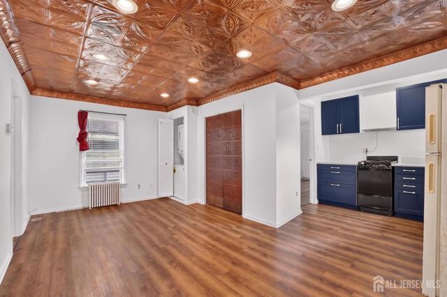 127 S Pine Avenue, South Amboy, NJ 08879