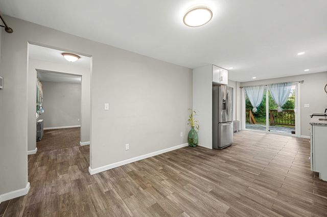 1100 Roosevelt Ave, Springfield, MA 01109