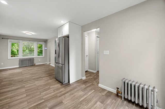 1100 Roosevelt Ave, Springfield, MA 01109