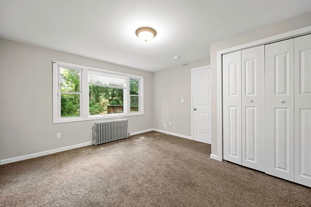 1100 Roosevelt Ave, Springfield, MA 01109