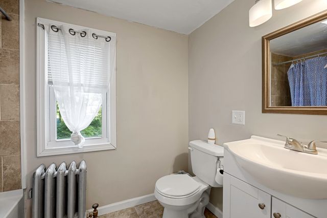 1100 Roosevelt Ave, Springfield, MA 01109