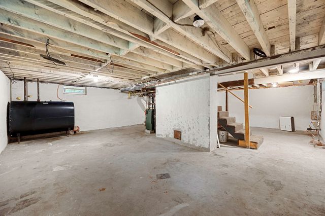 1100 Roosevelt Ave, Springfield, MA 01109
