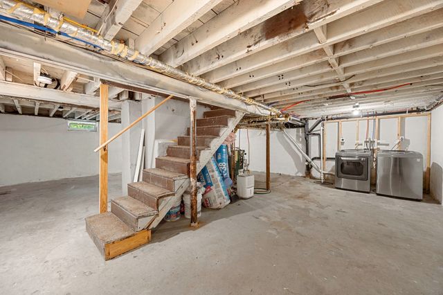 1100 Roosevelt Ave, Springfield, MA 01109