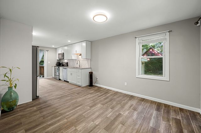 1100 Roosevelt Ave, Springfield, MA 01109