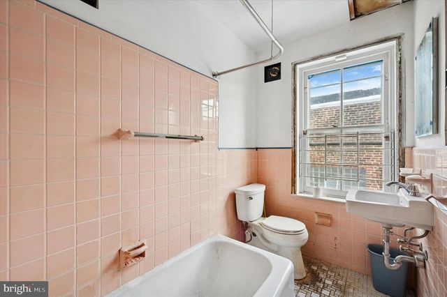 264 W WASHINGTON LN, Philadelphia, PA 19144