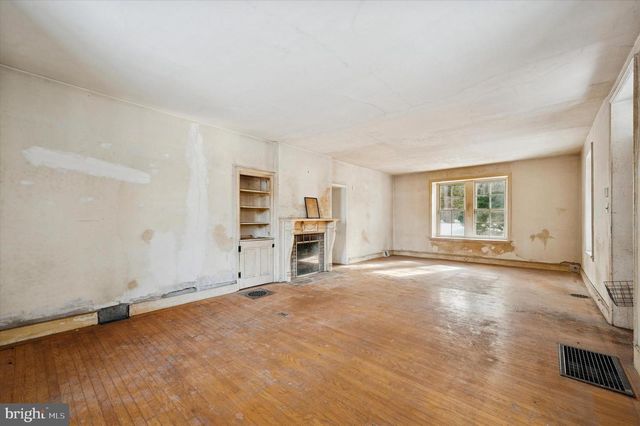 264 W WASHINGTON LN, Philadelphia, PA 19144