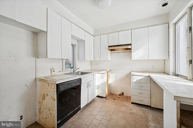 264 W WASHINGTON LN, Philadelphia, PA 19144