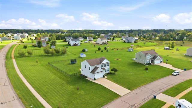 4400 Little Creek Court, Cedar Springs, MI 49319