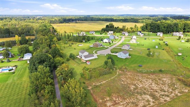 4400 Little Creek Court, Cedar Springs, MI 49319