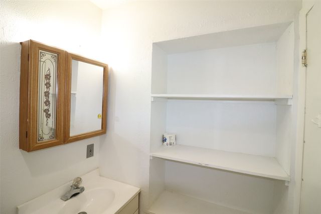 7340 Folkstone Drive, Forest Hill, TX 76140