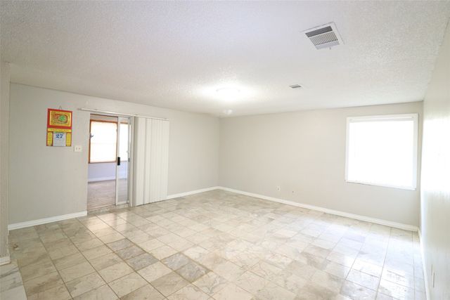 7340 Folkstone Drive, Forest Hill, TX 76140