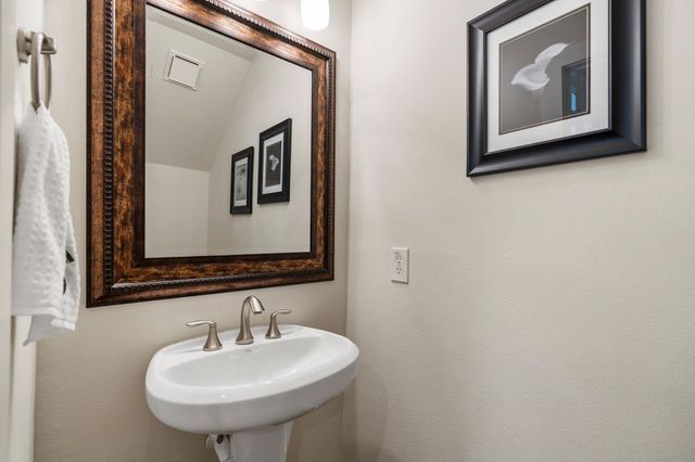 4205 Koehler Street B, Houston, TX 77007