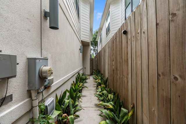 4205 Koehler Street B, Houston, TX 77007