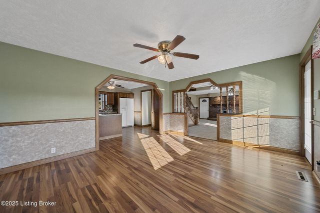 4977 Wax Rd, Clarkson, KY 42726