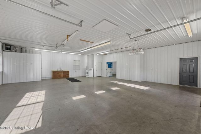 4977 Wax Rd, Clarkson, KY 42726