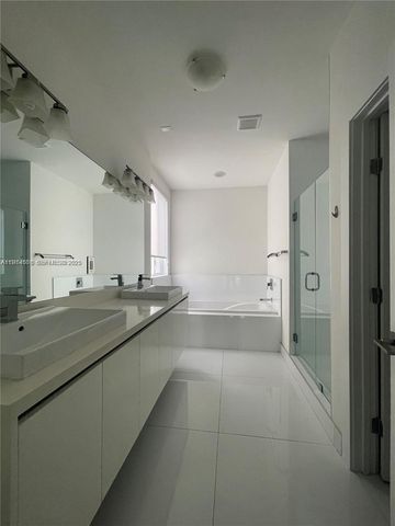 6855 NW 103rd Ave, Doral, FL 33178