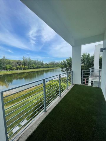 6855 NW 103rd Ave, Doral, FL 33178