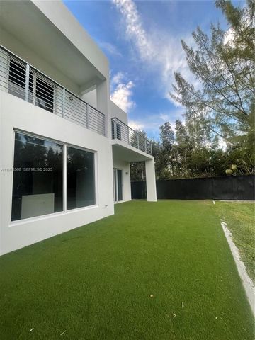 6855 NW 103rd Ave, Doral, FL 33178