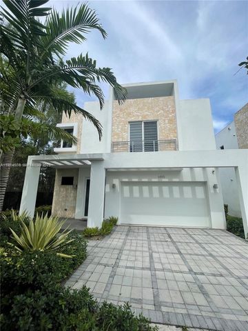 6855 NW 103rd Ave, Doral, FL 33178