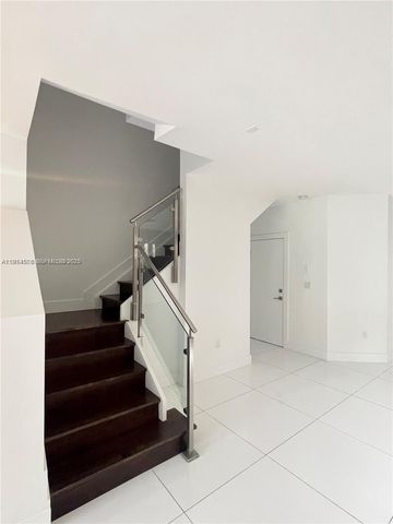 6855 NW 103rd Ave, Doral, FL 33178