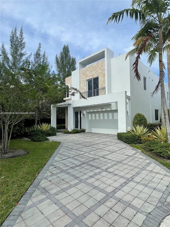 6855 NW 103rd Ave, Doral, FL 33178