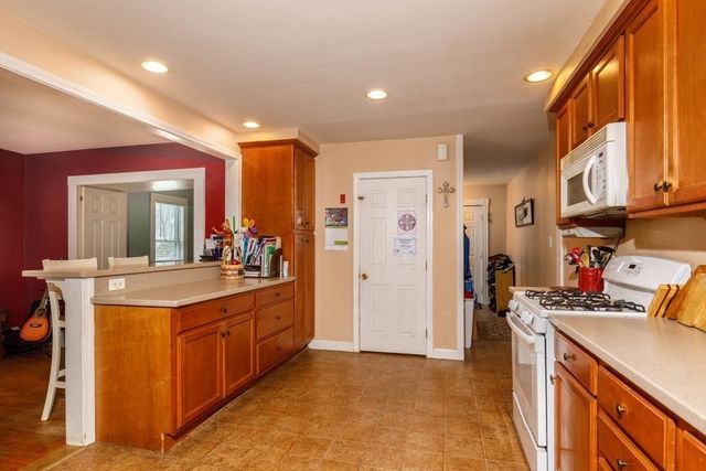 158 Hall Street, Leominster, MA 01453