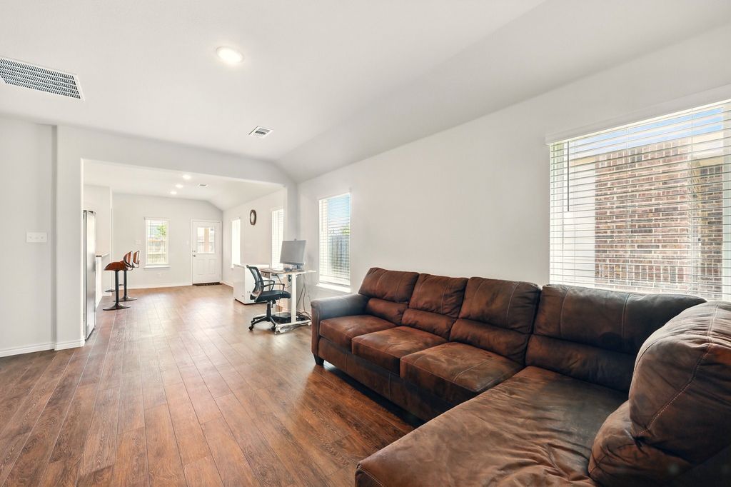 105 Musgrove Road, Everman, TX 76140 — photo 4