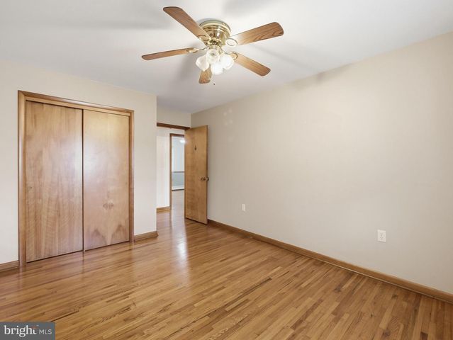 544 MENTZER AVE, Chambersburg, PA 17201