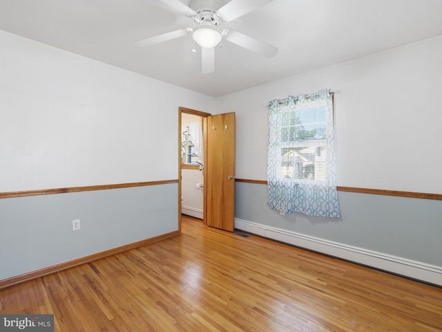 544 MENTZER AVE, Chambersburg, PA 17201