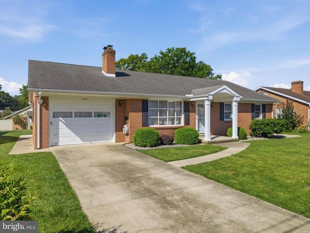 544 MENTZER AVE, Chambersburg, PA 17201