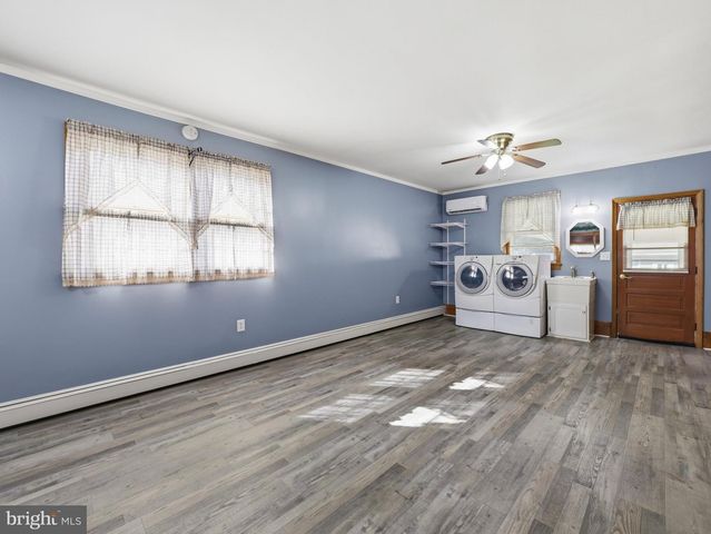 544 MENTZER AVE, Chambersburg, PA 17201