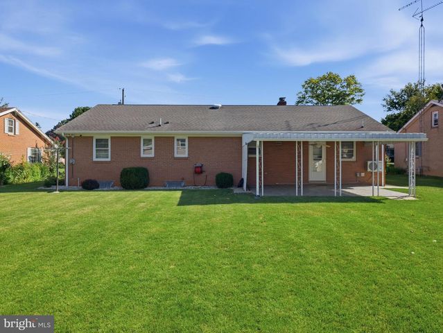 544 MENTZER AVE, Chambersburg, PA 17201